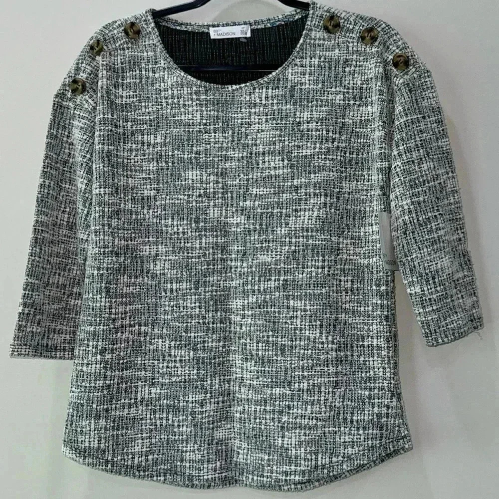 89th Madison Button Shoulder Scoop Neck Sweater Sz S